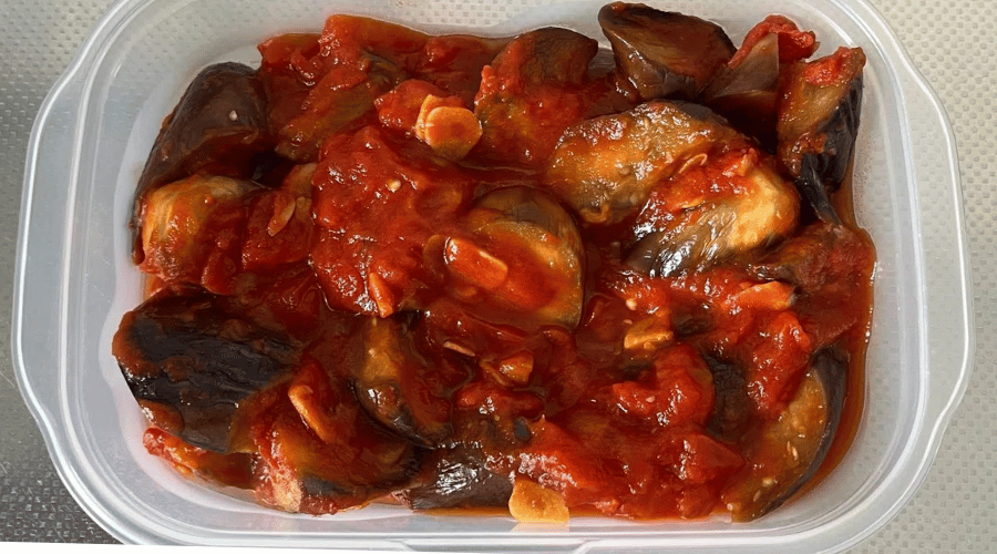 茄子のニンニクトマト煮